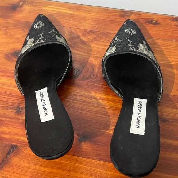 Vintage Manolo Blahnik Black Lace Kitten Heels - Picture 4 of 12